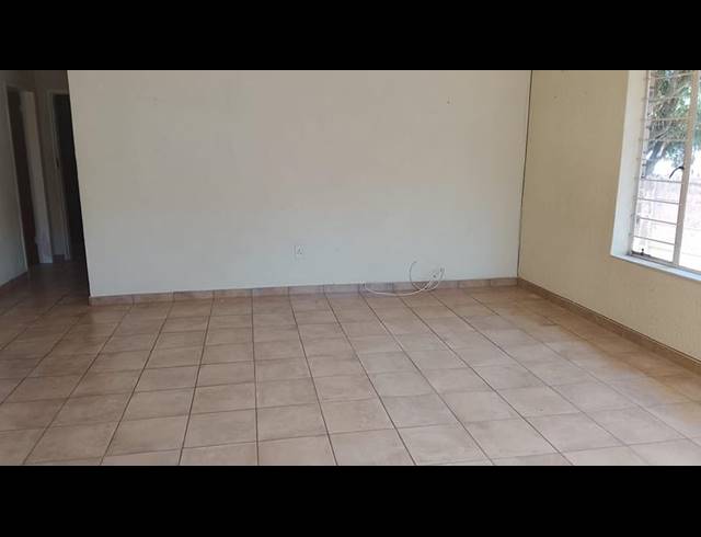 2 BEDROOM HOUSE FOR SALE IN GREENHILLS